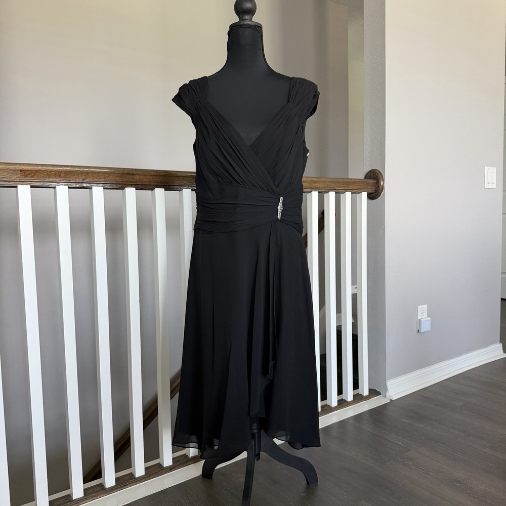 Maggy London 100% Silk Dress Womens 14 Black Gown Formal‎ Evening Wedding Party